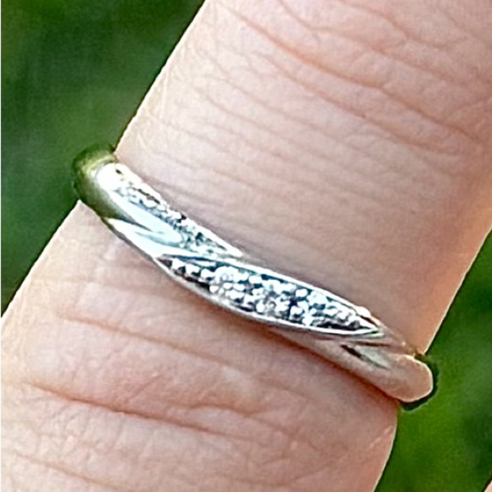 High End Solid Platinum Genuine Diamond band with Diamond inside band.